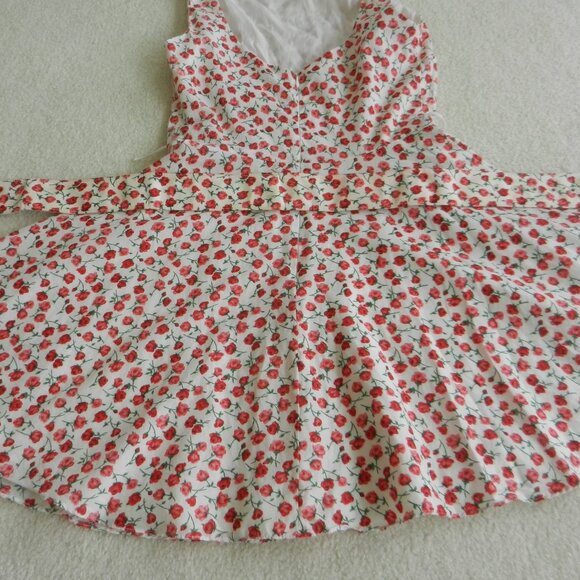Adorable, summer sleeveless red floral dress, size 6, by MODA INT'L - Picture 9 of 9